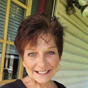 Meet your Posher, Debra